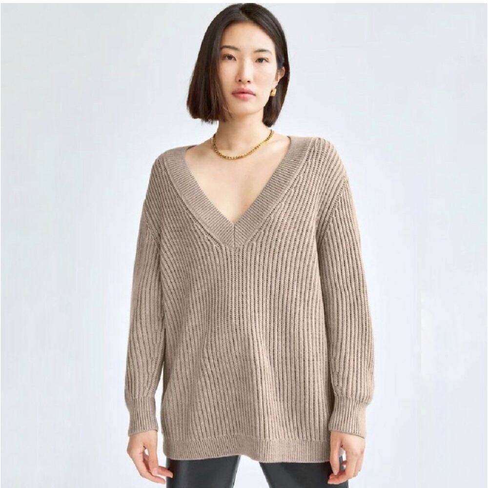 Babaton Women's Beige Merino Wool Knit V-Neck Long Sleeve‎ Sweater Size Small